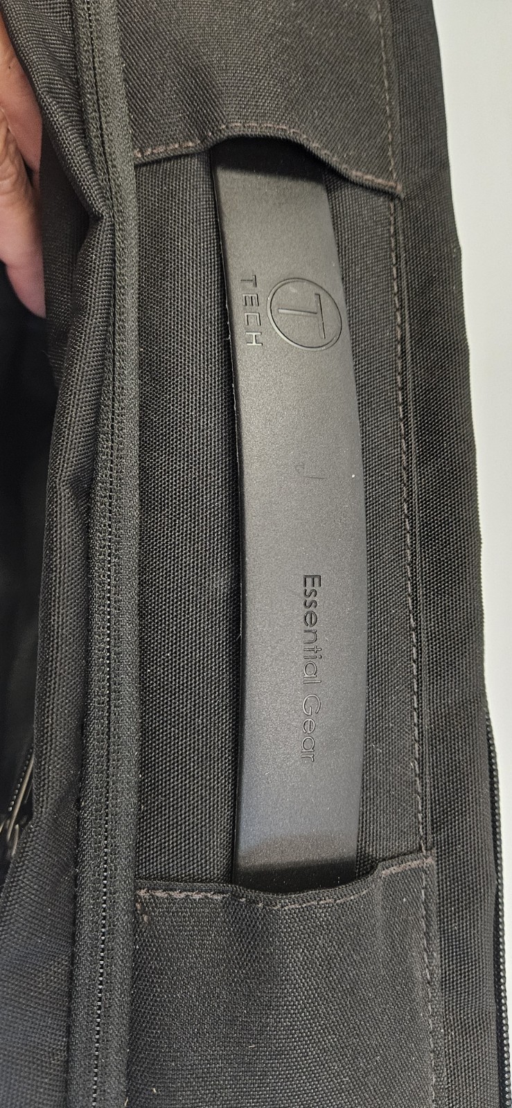 TUMI T-TECH 16” Messenger Laptop Nylon Black Bag 67740D with Shoulder Strap