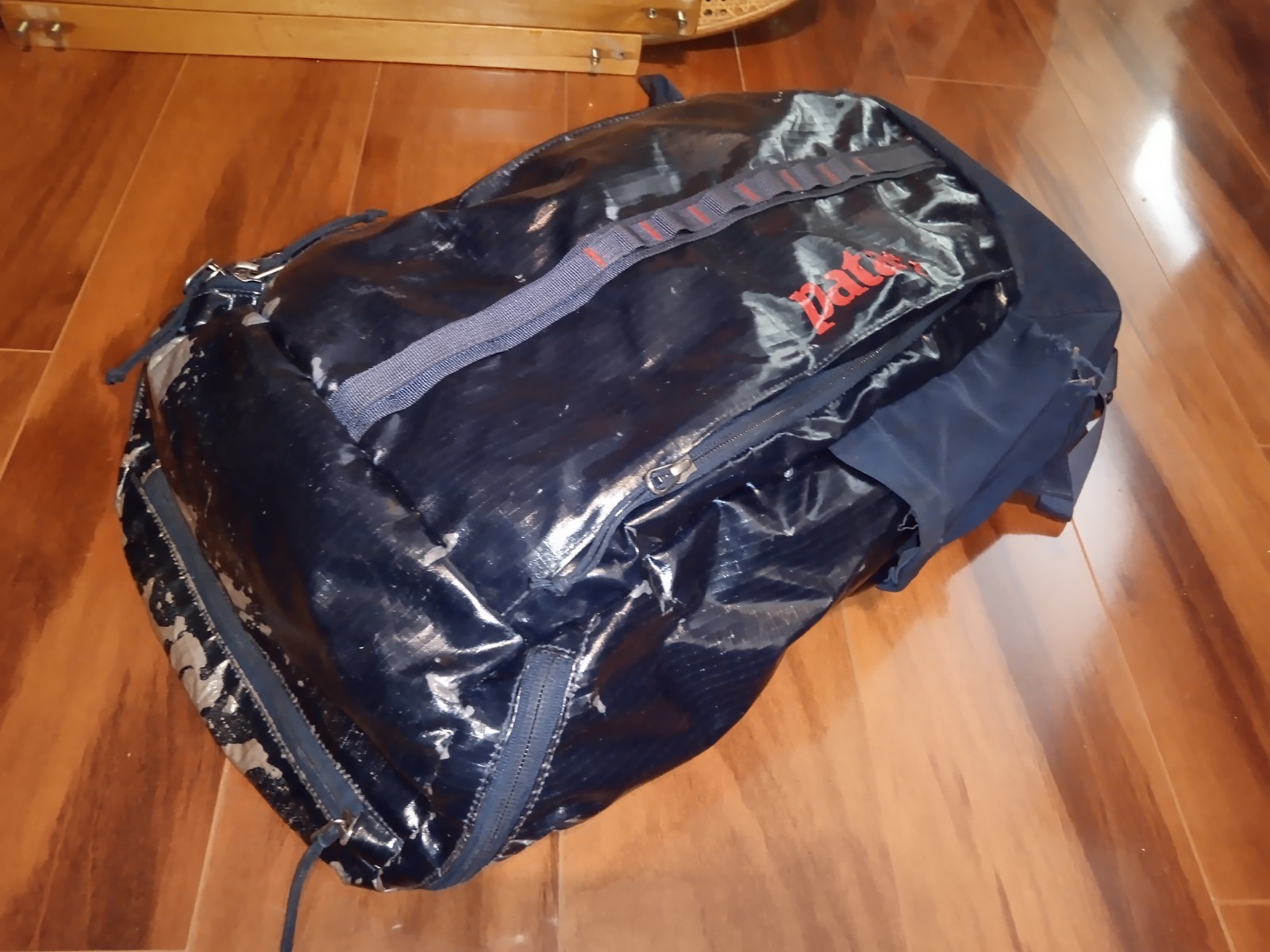 Patagonia Black Hole 25L Backpack Blue, Bubbling On Coating! See Photos!