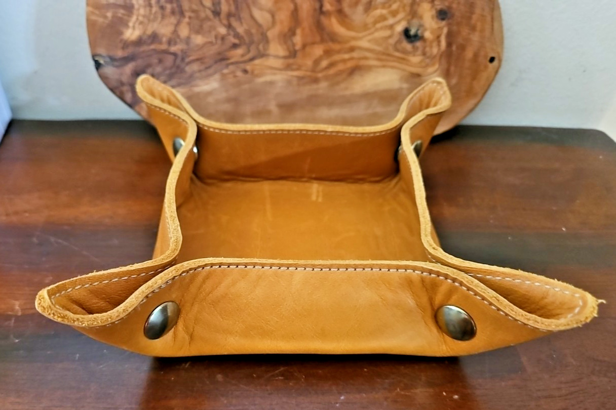 Satchel Leather Travel Tray 4″x4″ – Handmade in Savannah GA – Pre-Owned