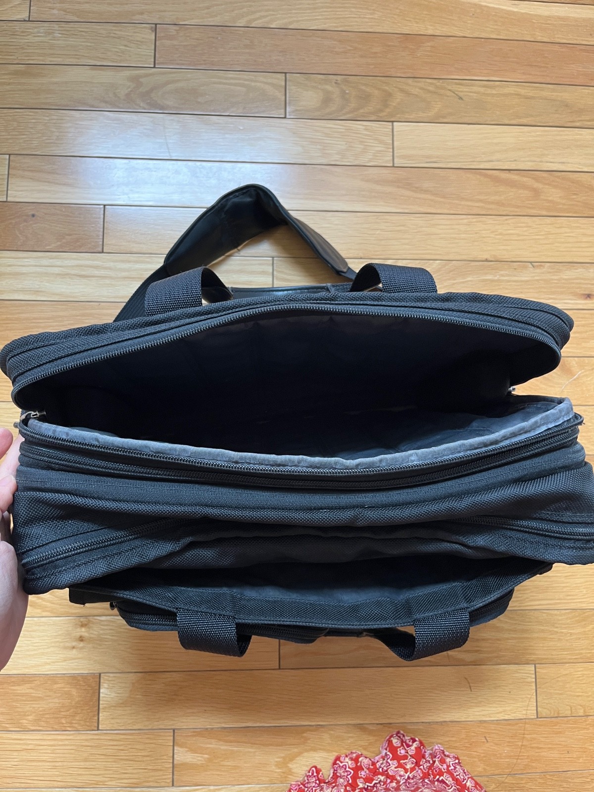 Tumi Classic Black Ballistic Nylon Compact Large Screen Briefcase Laptop Bag