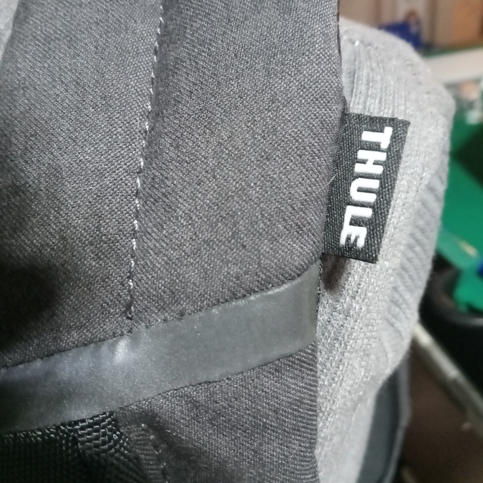 THULE Brand New Vea Backpack Daypack Laptop Camera Padded Gray Lots of Pockets