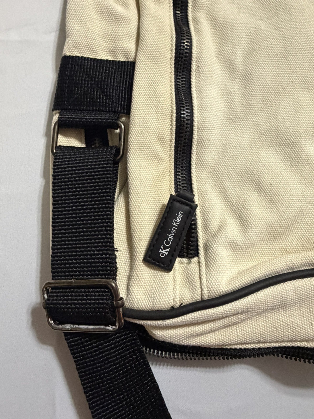 CK Men’s Calvin Klein Canvas Messenger Bag 14×10 Insulated Zipper