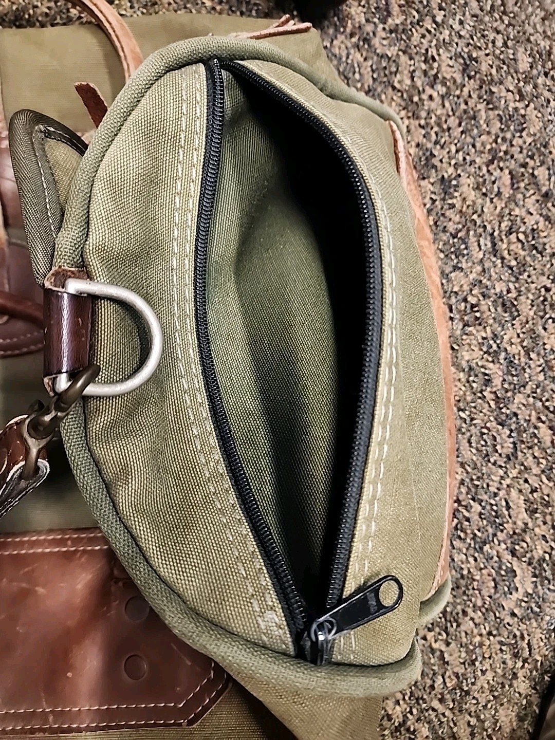 Vintage Orvis Battenkill Bag Green Canvas Leather HuntingDoctor Duffle Bag Brass