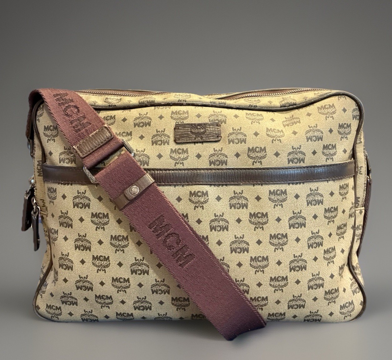 VTG MCM Visetos Monogram Large PVC Canvas Leather Messenger Crossbody Laptop Bag