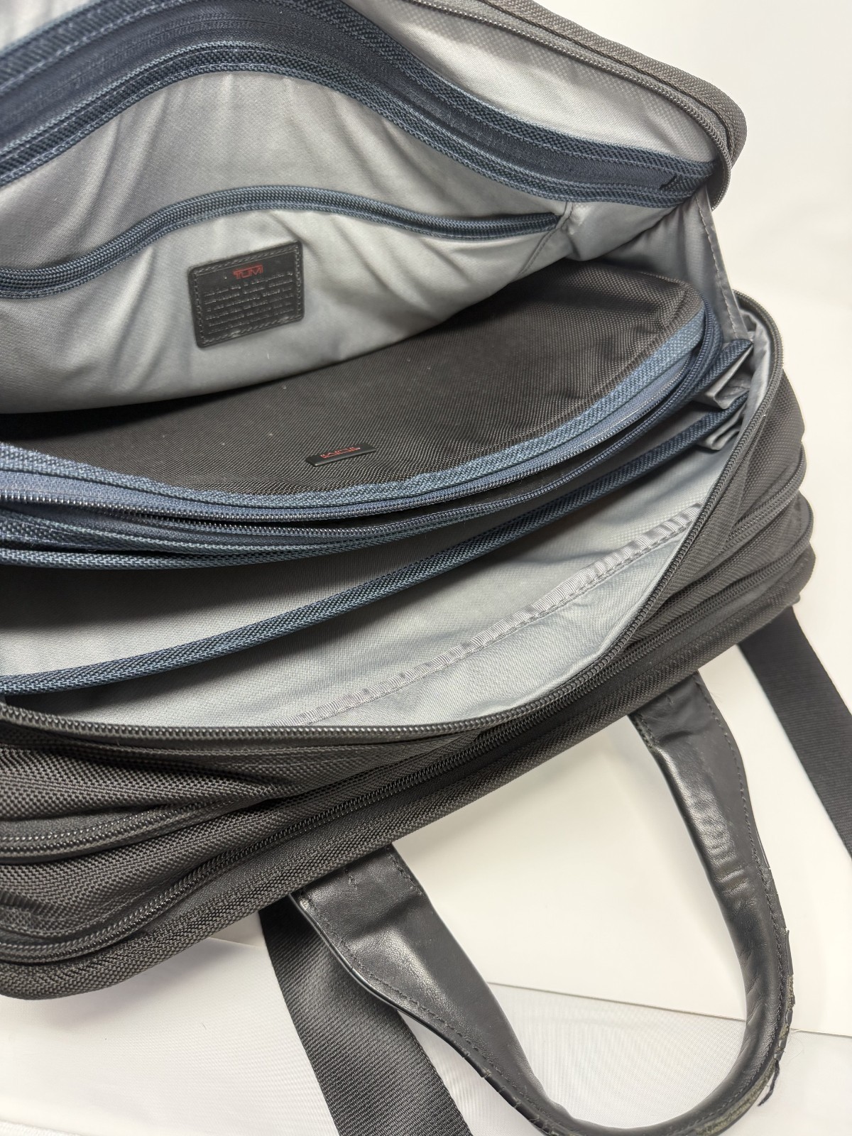 TUMI Alpha Expandable Briefcase 26141D2 Black 2-Way A4 Business Bag w/ PC Case