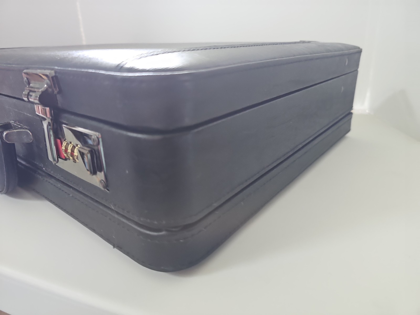Business Class Black Hard Side Briefcase 17″×12″×4″ Faux Leather Work, Play Prop