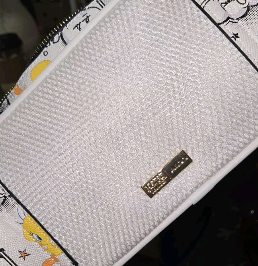 Looney Tunes Aldo LTD Bugs Bunny Daffy Duck Tweedy Fanny Pack Belt Bag