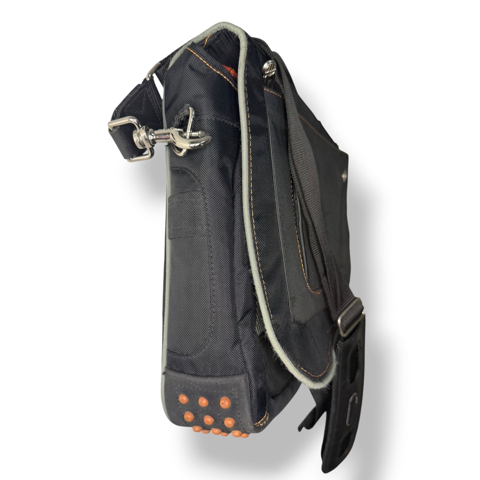 Targus Urban Messenger Laptop Bag Black TSM005US