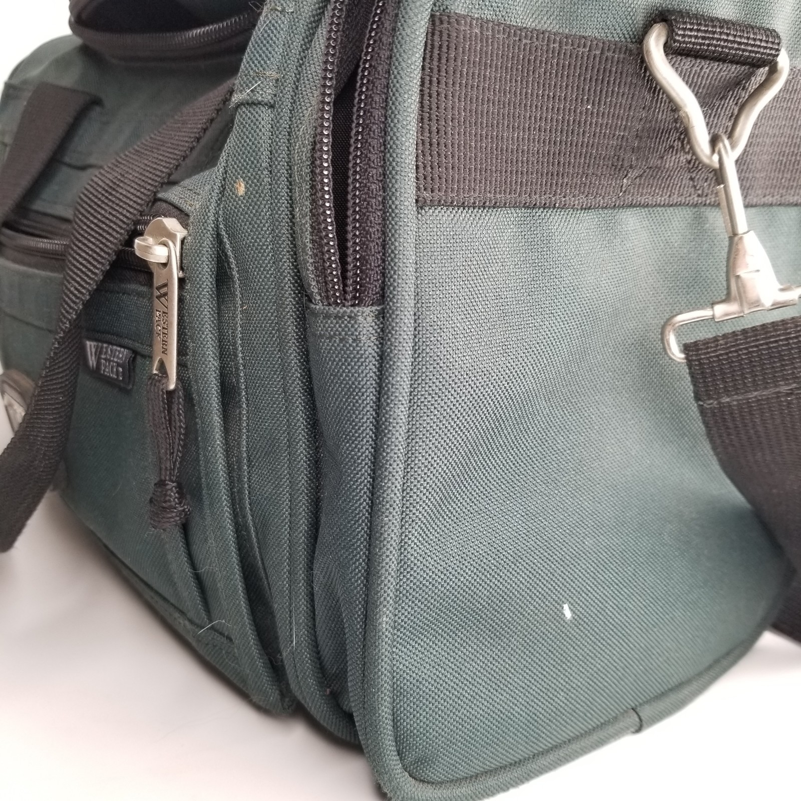 WESTERN PACK Green Mini Duffle Bag, Perfect Mini-Vacation w/ Pockets – Used