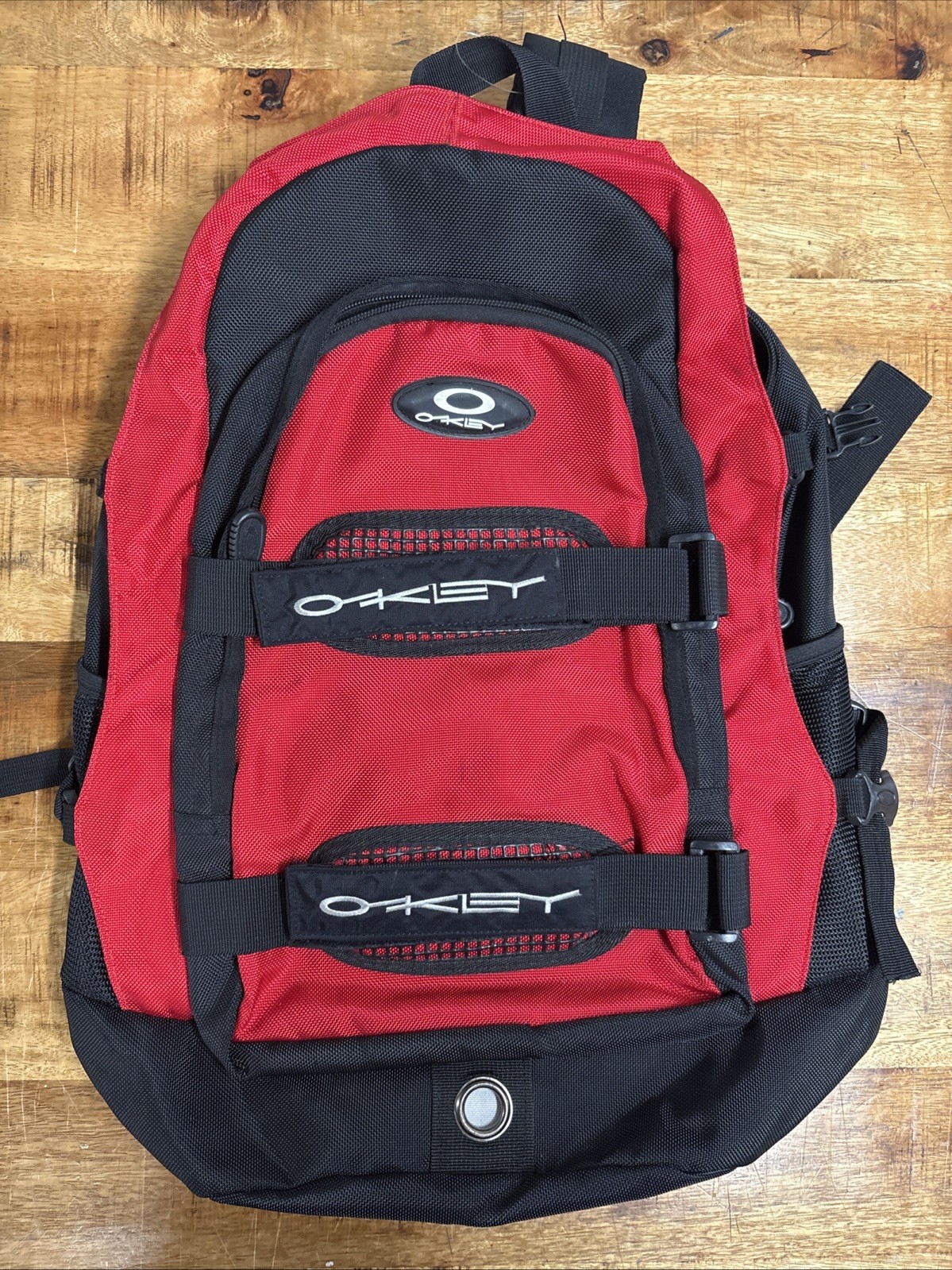 Oakley Icon Backpack 00s Y2K Vintage Used Red And Black does Have 2 Broken Clips
