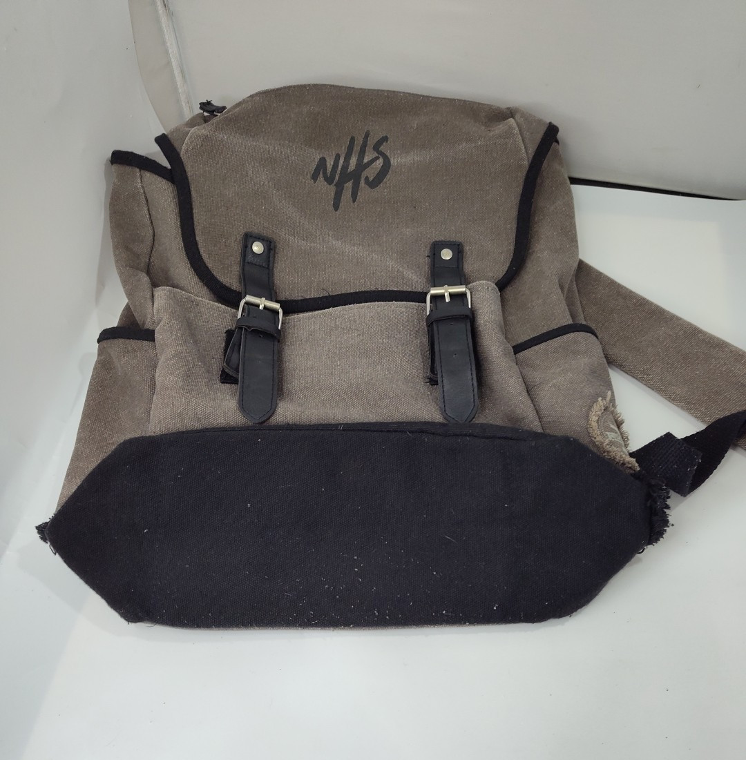 Leeds Field and Co. Canvas Backpack Gray & Black 18″ x 14″ Multiple Pockets