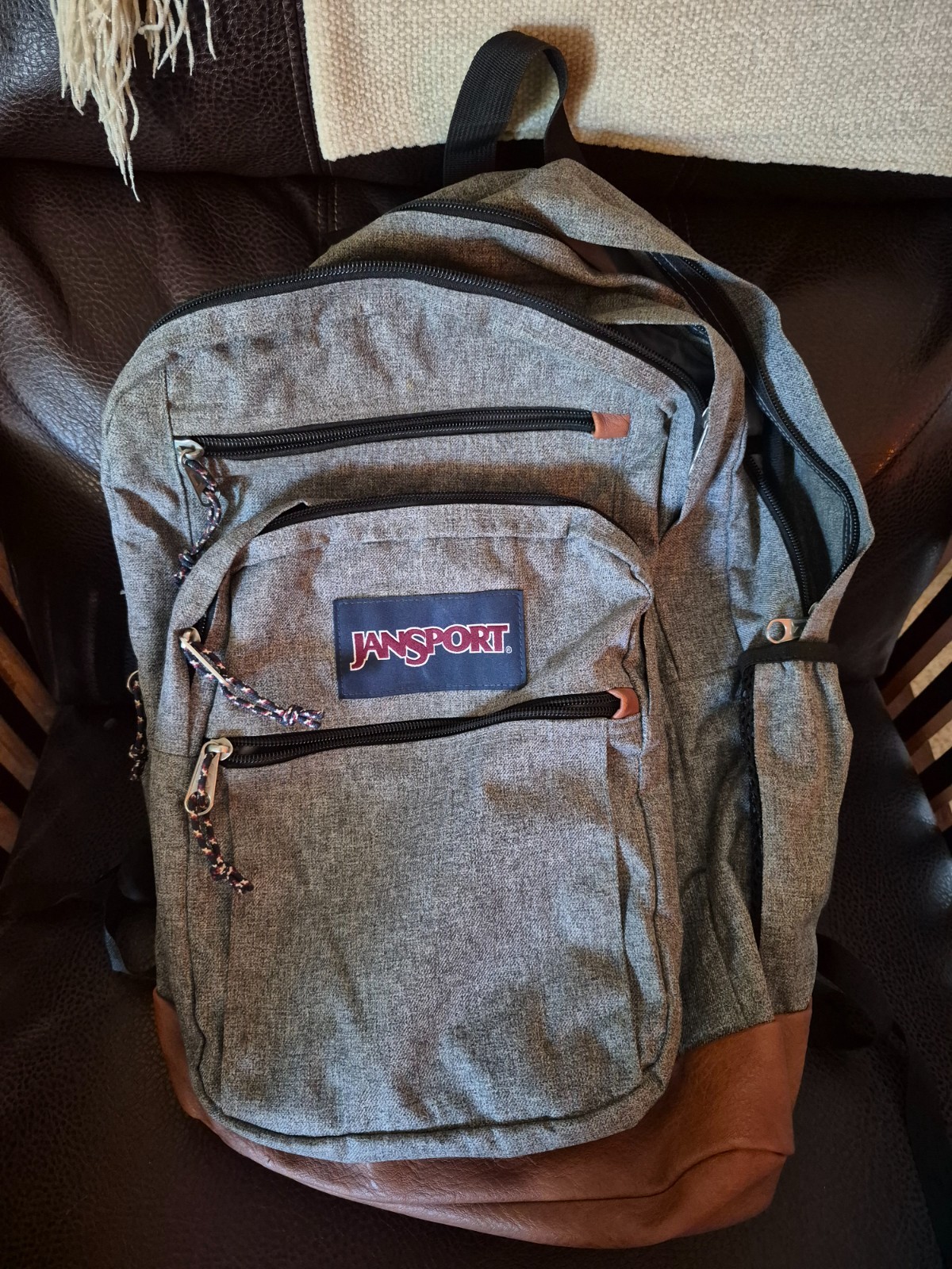 JanSport JS0A2SDD 15 inch Cool Student Backpack – Light Grey