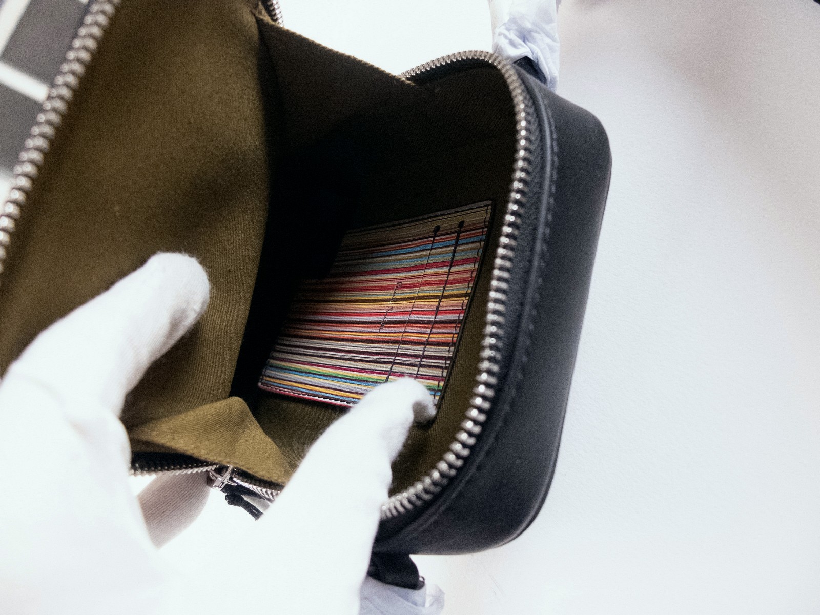 (NO CUSTOMS TAX) PAUL SMITH black mini leather flight bag crossbody authentic