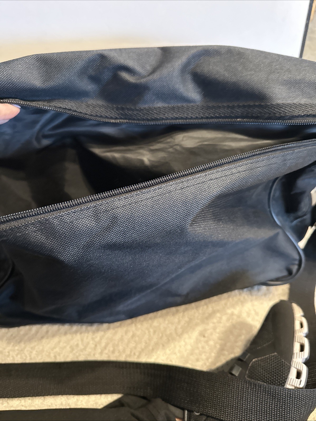 Men’s Black Lightweight Shoulder Strap Travel Bag Multi-pockets Expandable