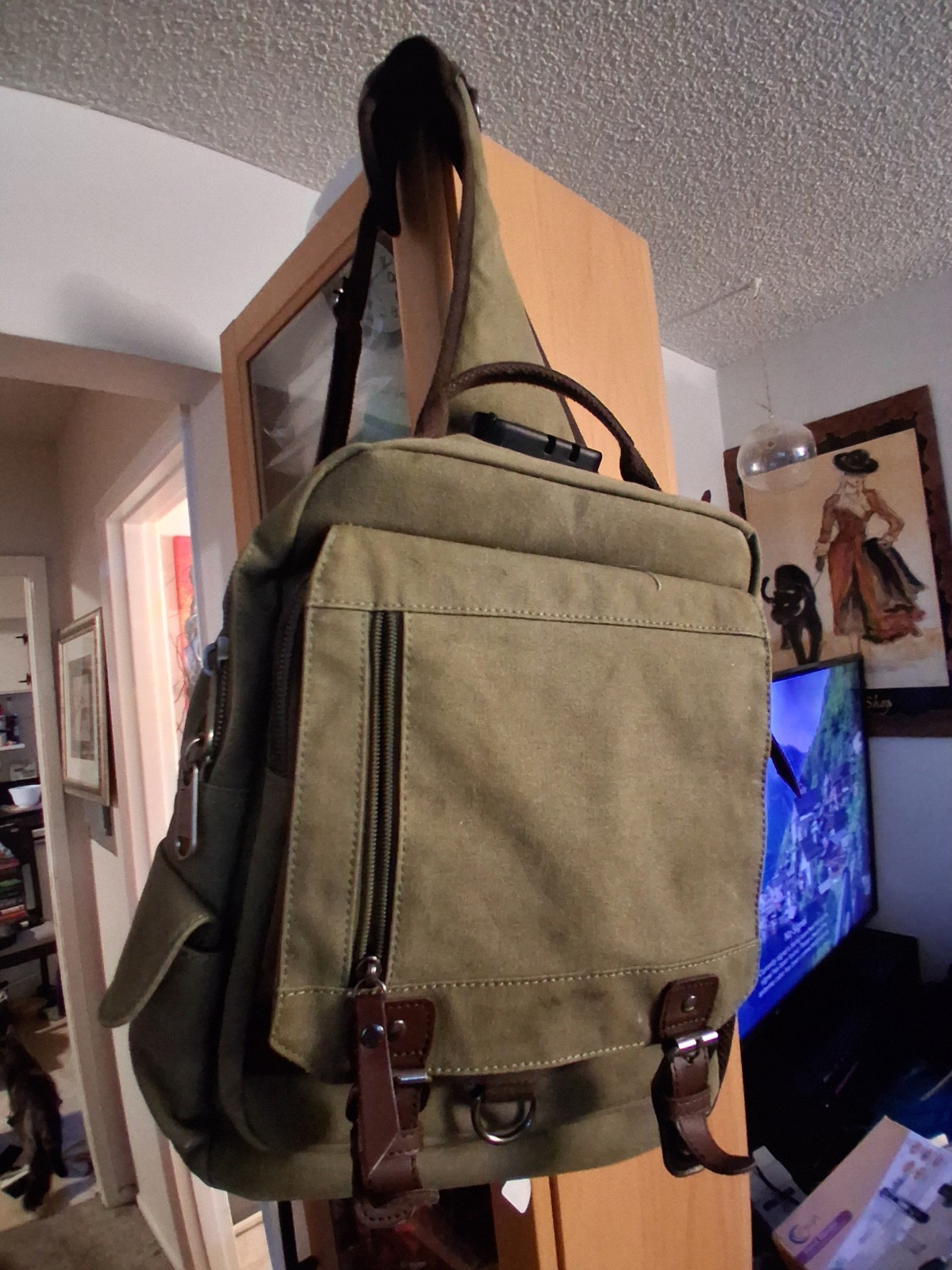 Men’s Medium Green/Brown Backpack Adjustable Strap Top Handle Zip & Buckle