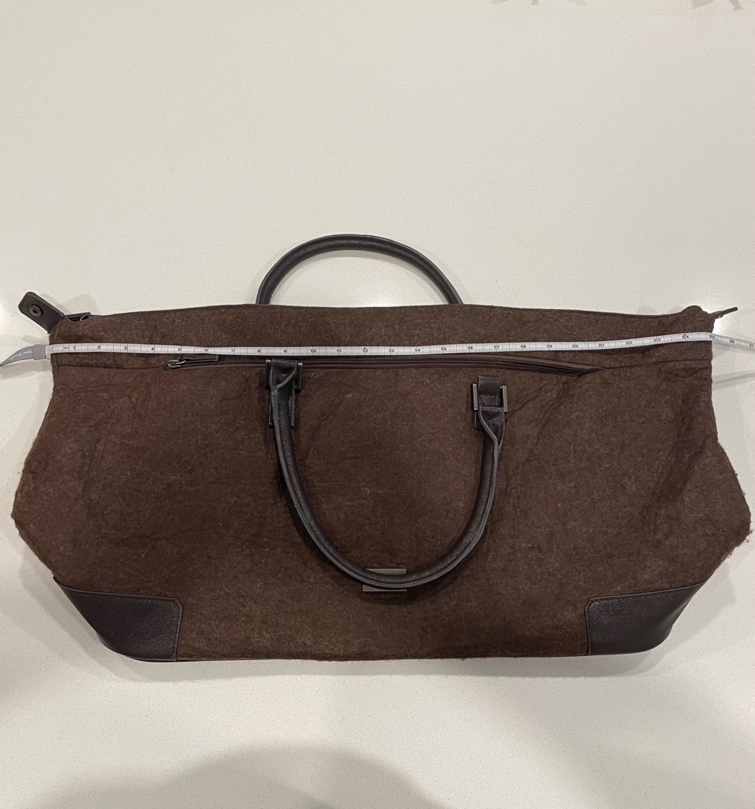 Hugo Boss Parfums Weekender Brown Felt Travel Bag Double Handle EUC NEVER USED