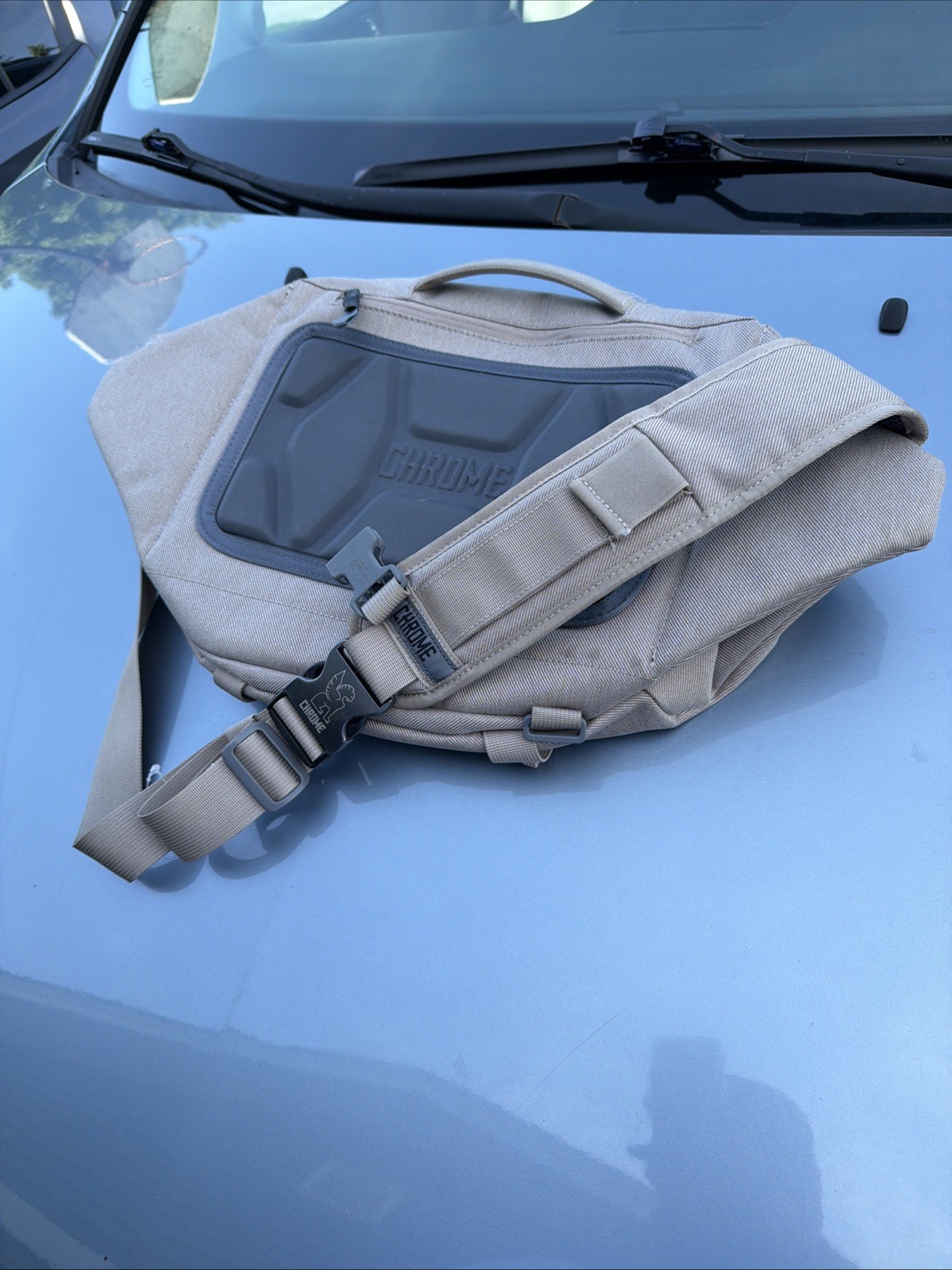 Near Mint Chrome Industries Messenger Bag COYOTE BROWN
