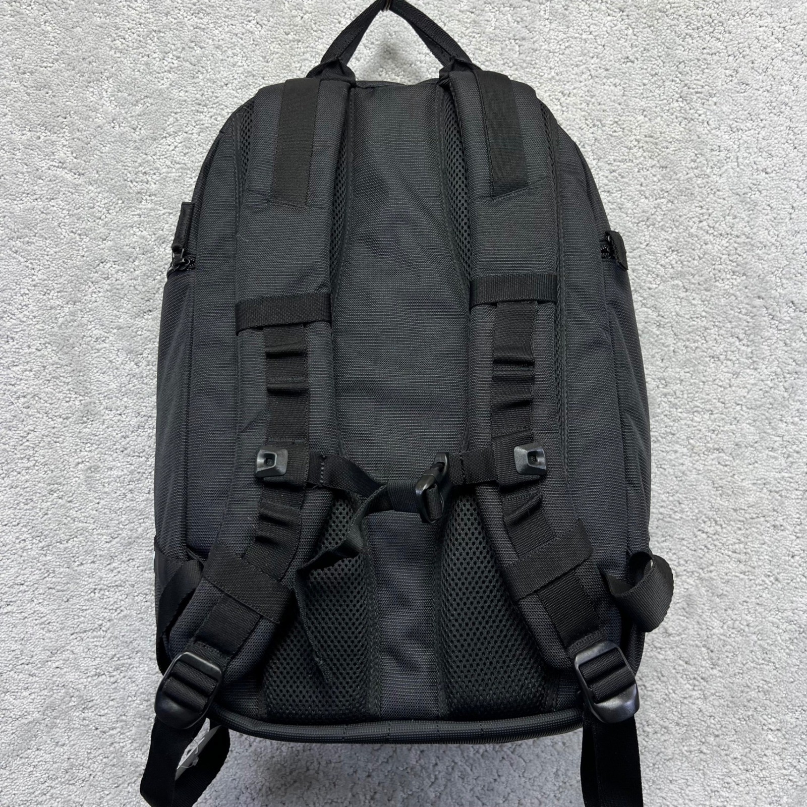 Oakley Street Organizing Backpack 22L Black 9214250DM Delinea Logo NEW WITH TAGS