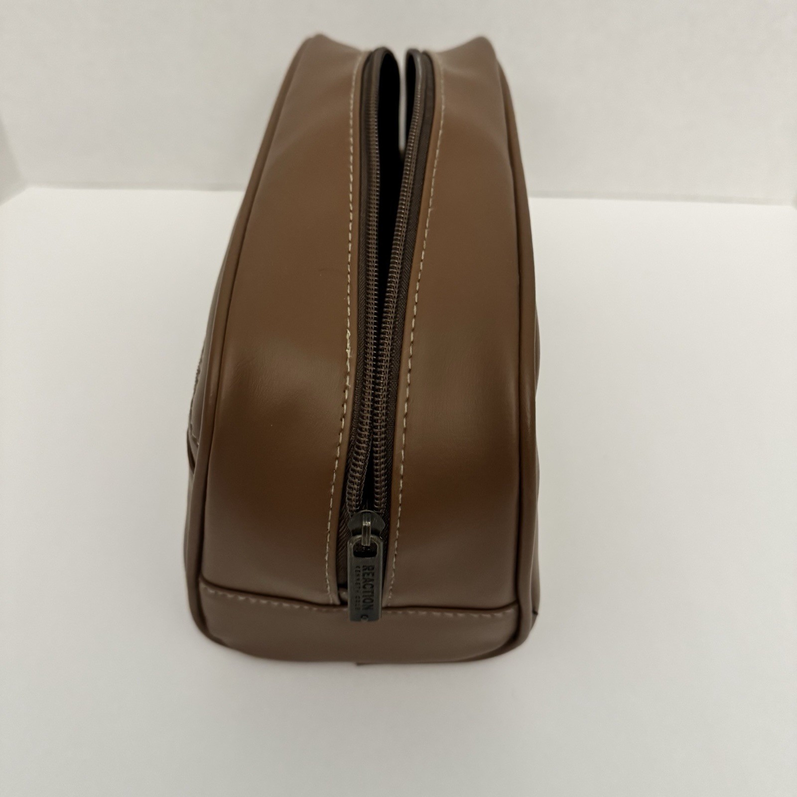 Kenneth Cole Reaction Nwot Toiletry Bag Men’s Accessories Faux Leather