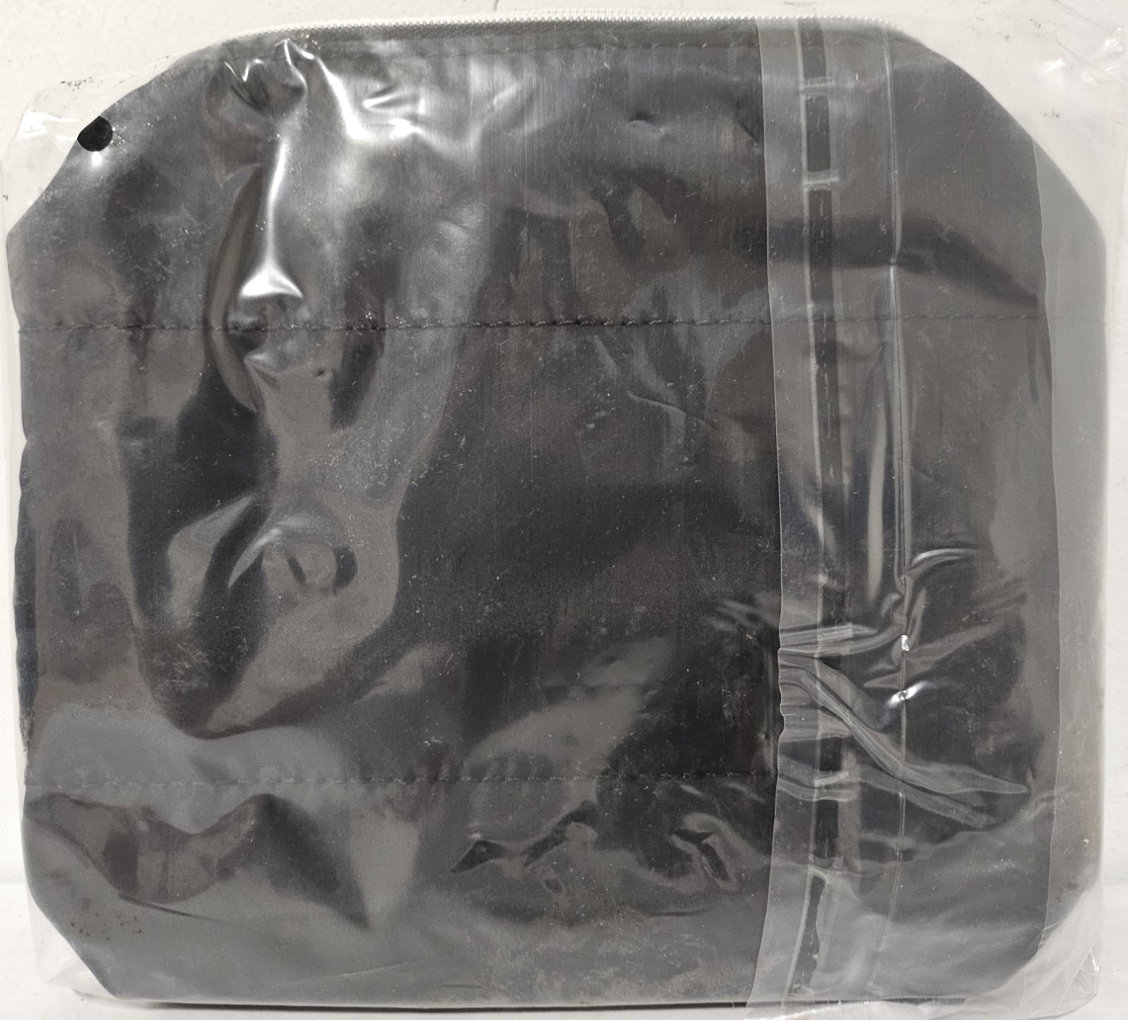 Dolce & Gabbana – Black Toiletry Bag Travel Pouch (Approx: 8″ X 5″ X 3″) – New