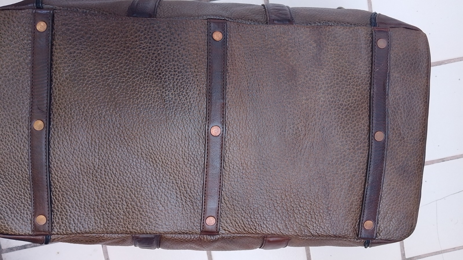 MISSION MERCANTILE Pebbled Leather 21″ Duffle Bag. BEAUTIFUL BAG !! Unused Cond.