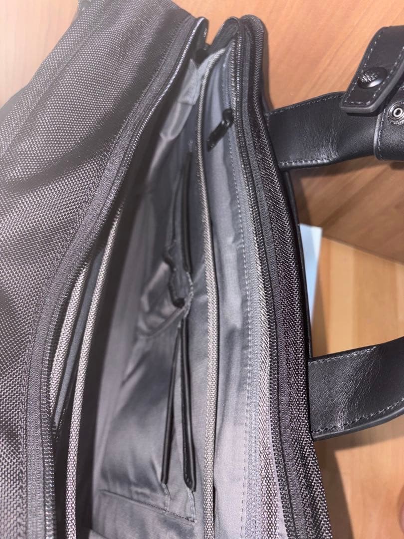 unused TUMI ALPHA3 slim 3WAY brief black
