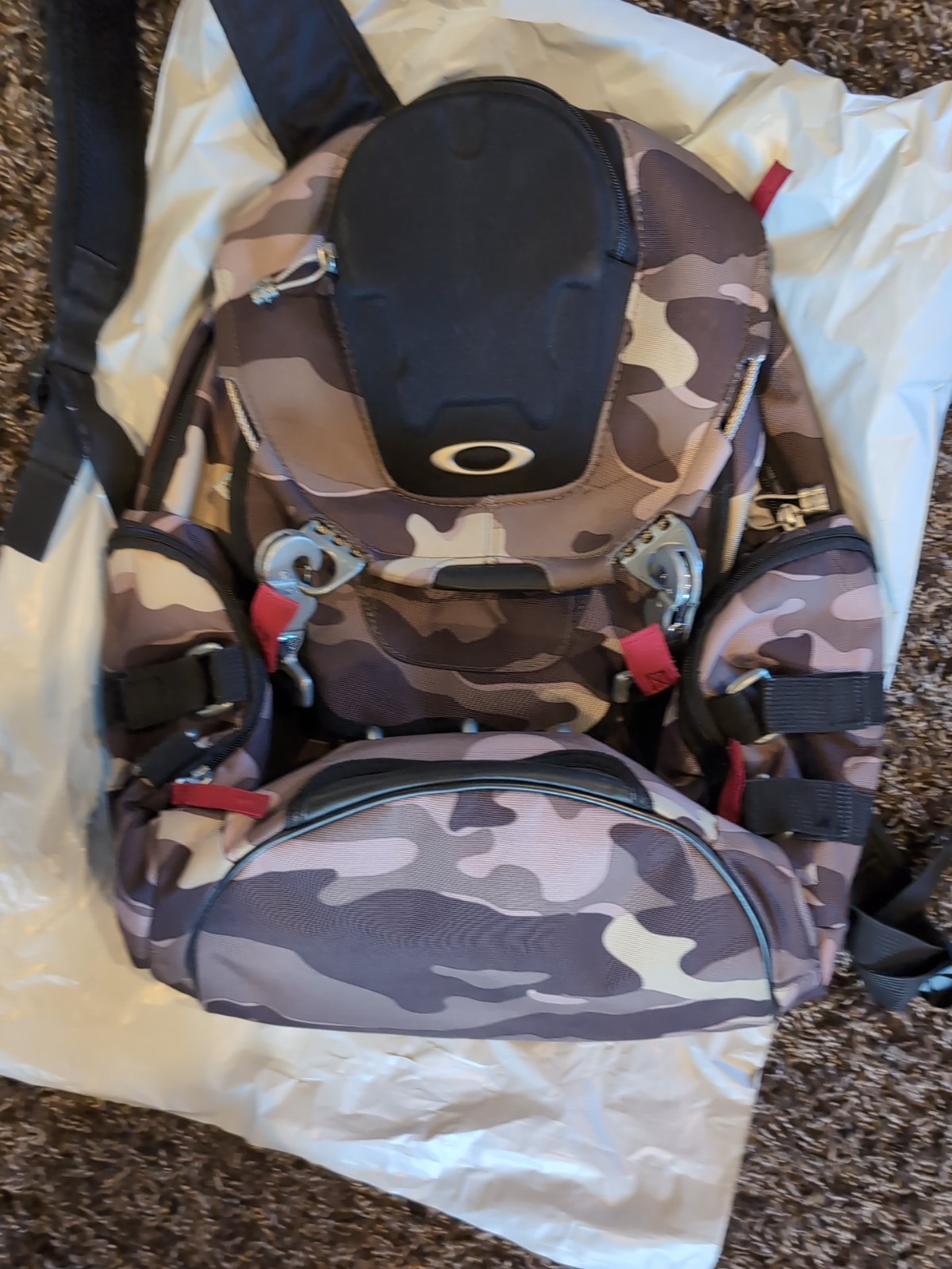 MENS OAKLEY BATHROOM SINK HERB CAMO BAG NOT RARE SMALLER THAN KITCHEN SINK