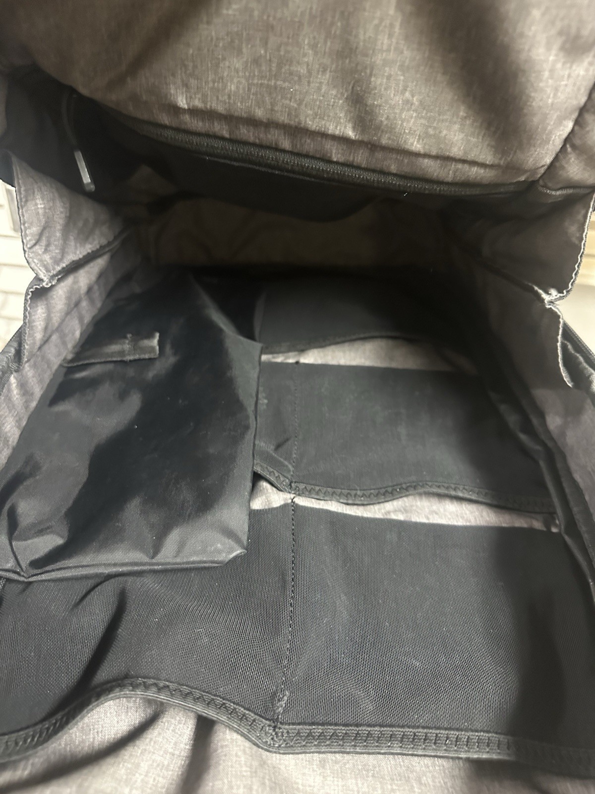 Nomatic Navigator Pack 15L, Fair Condition, Expands to 21L, Laptop Sleeve, RFID