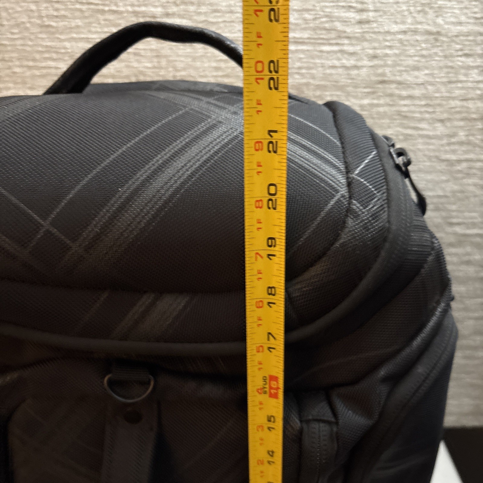 Hurley Backpack Convertible Duffel & Messenger Laptop Bag Travel Plaid Black EUC