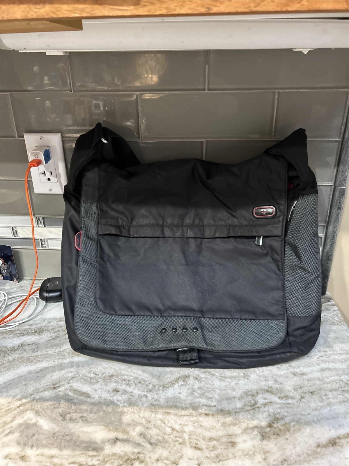 TUMI T-TECH MESSENGER Bag LAPTOP Briefcase Black Travel Padded Shoulder