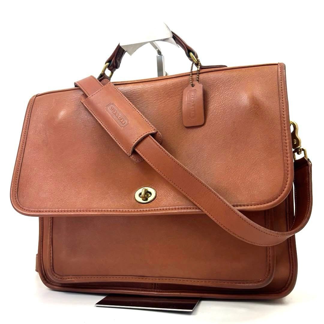 COACH Business Bag Turn Lock Camel USA Made Vintage Classic Simple with Charm