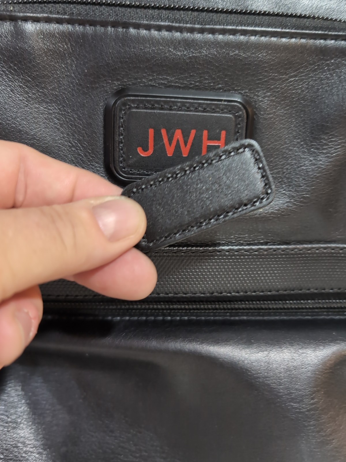 TUMI ALPHA 2 Expandable Laptop Briefcase Black Leather Model 96141 D2 READ