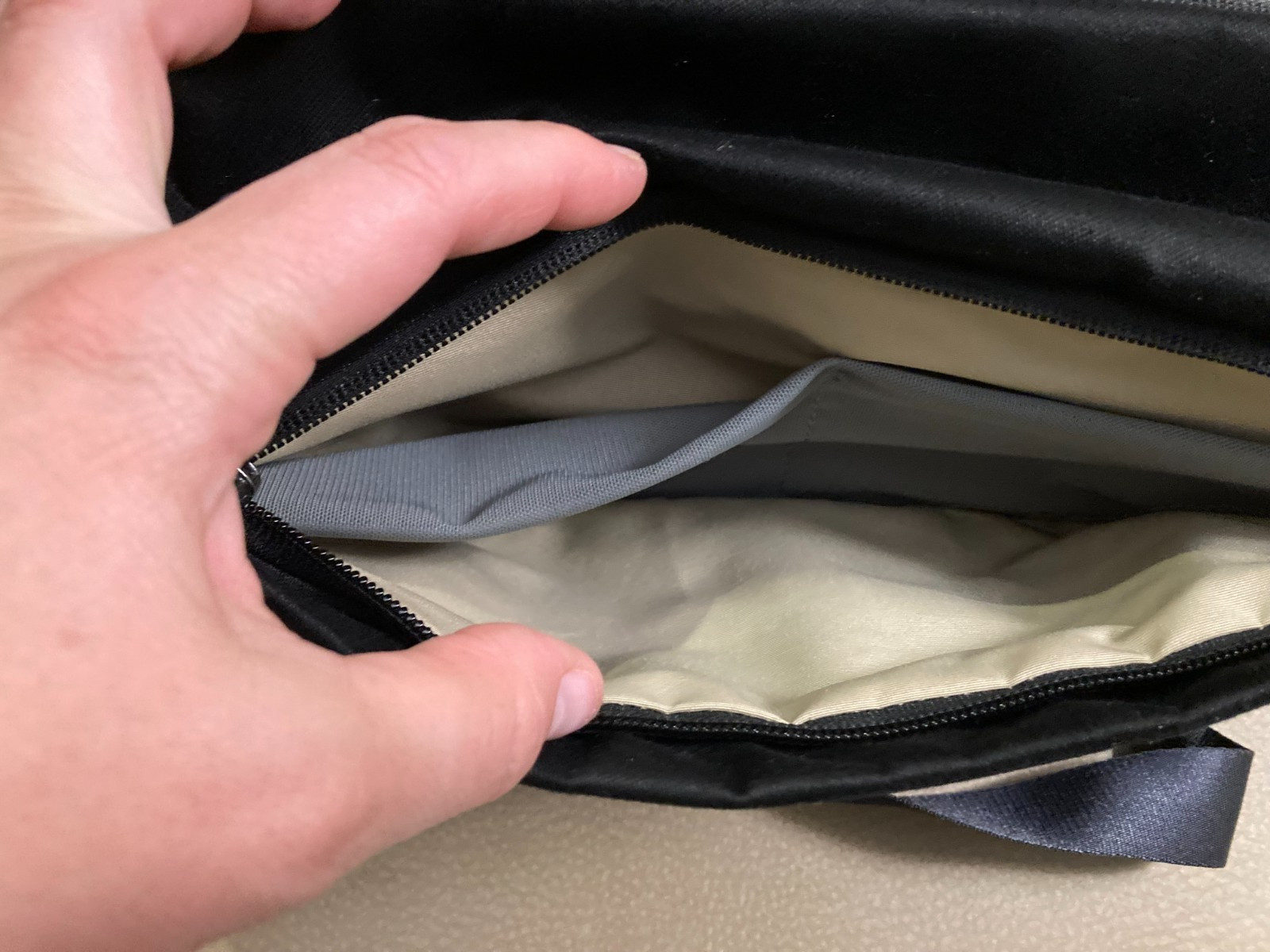 BELLROY Sling Bag, Multi-Function, Multi-Compartment, Multi-Use!