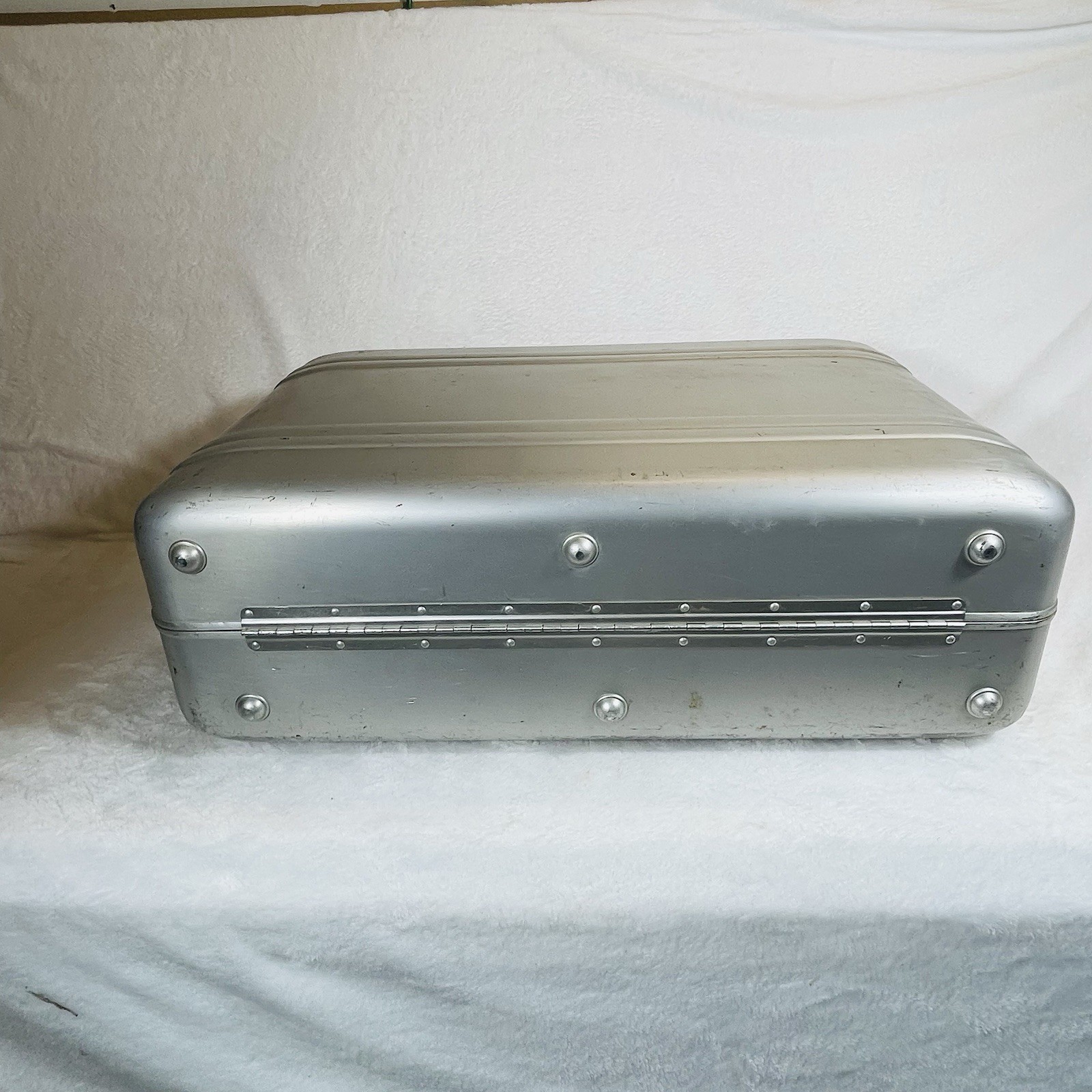 Zero Halliburton Aluminum Camera Case Suitcase Luggage Briefcase 26″x18″x9″ VTG