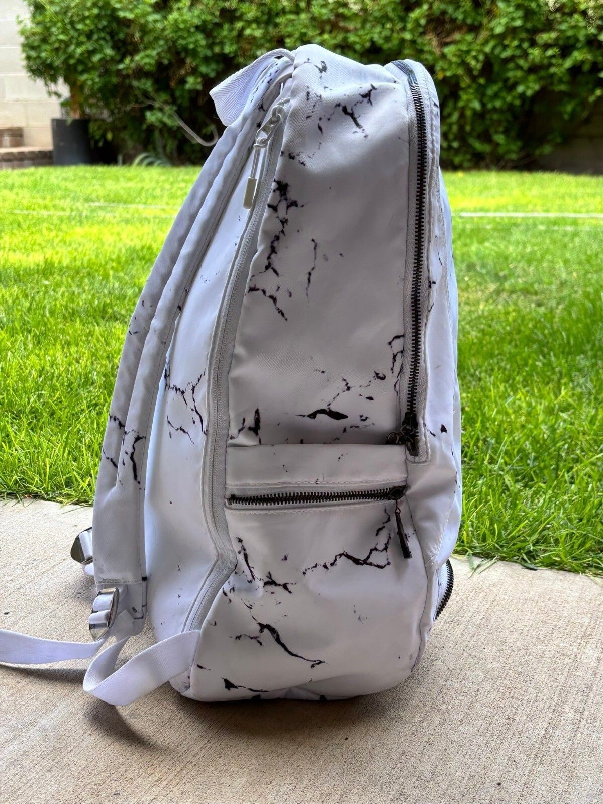 Buffbunny Game Changer Backpack – White Marble / Gunmetal Hardware