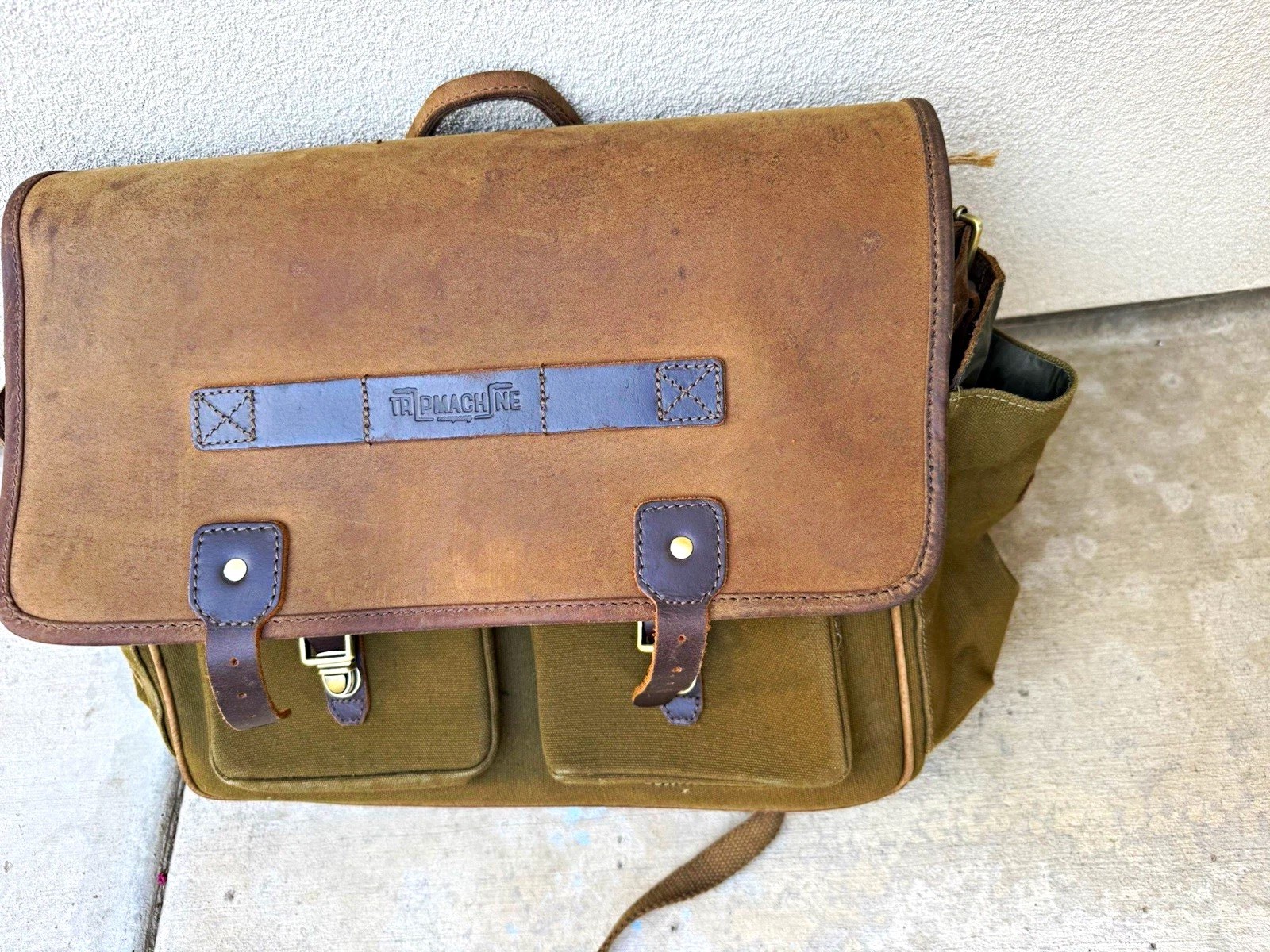 Trip Machine Green/Brown Messenger Bag Zip Buckle Outer Pockets Adj Strap