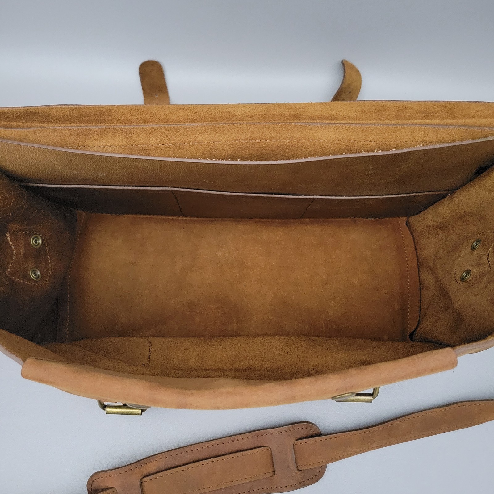 Vintage Duluth Trading Leather Bashful Billionaires Briefcase Messenger Bag