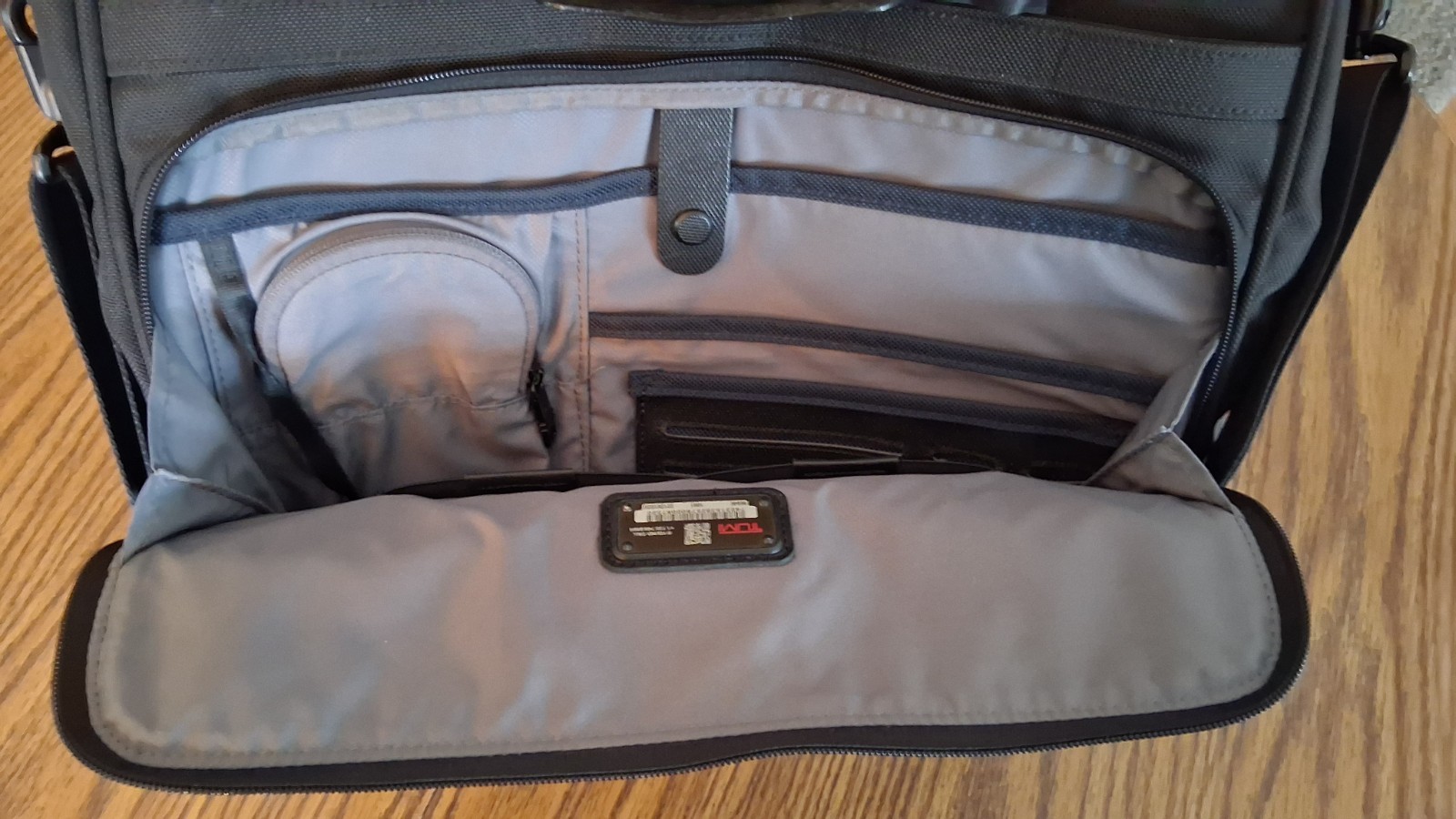 Tumi Alpha 2 Framed 18” Soft Ballistic Nylon Weekender Travel Bag 22126D2 *READ