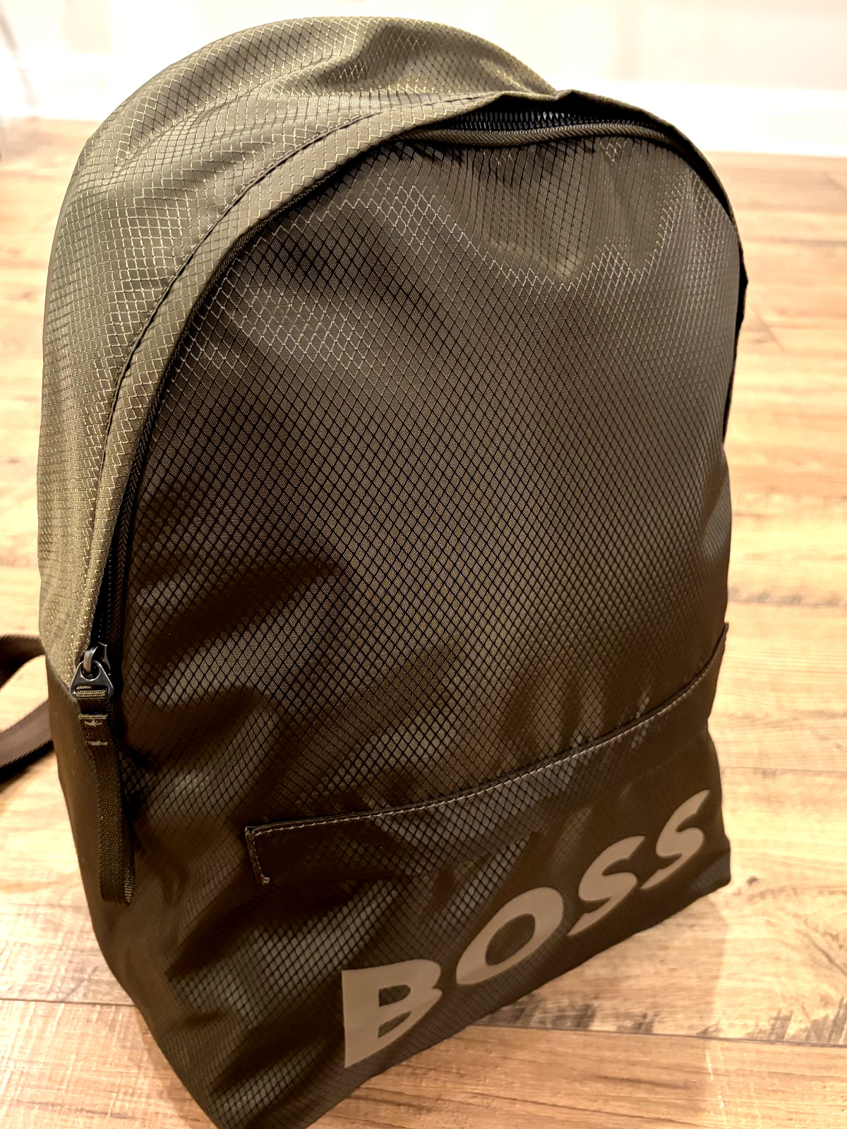 Hugo BOSS Pixel Backpack Olive Green Ripstop Laptop Sleeve 17″ NWT Designer Bag