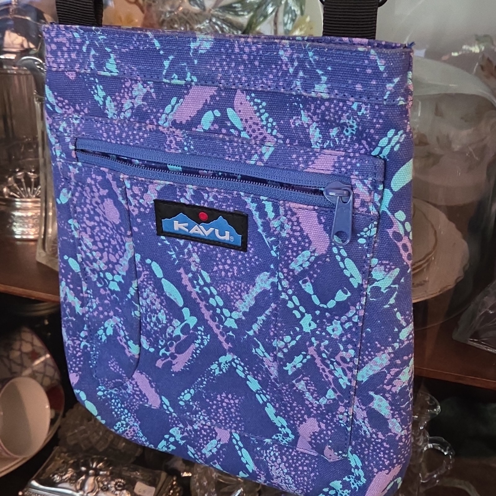 KAVU Abstract Pattern Crossbody Bag Purple Blue Pink Adjustable Strap Men