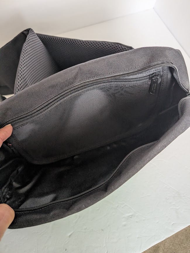 Manhattan Portage Zippered Cycle Pouch 11 x 7″ Green & Black