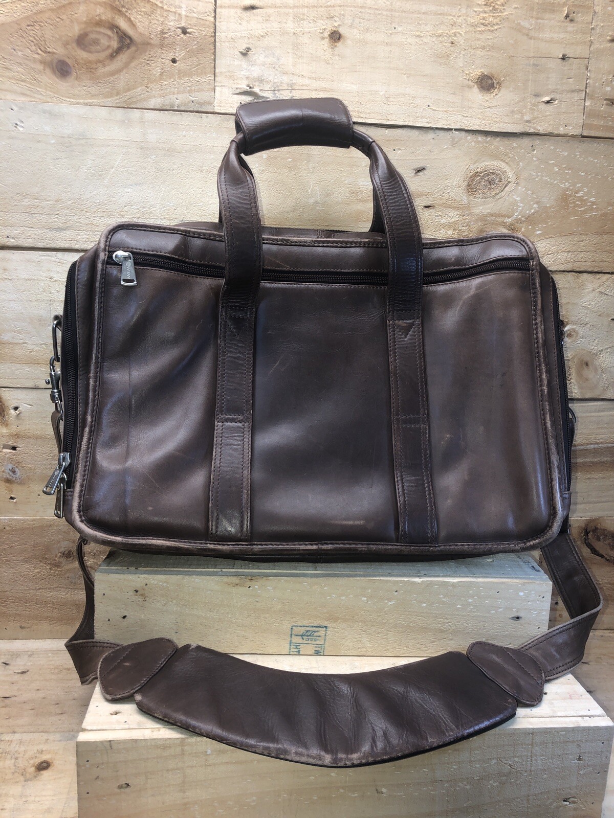 Winn International Distressed Expandable Leather Laptop Case Brown 17”x 13”x 9”