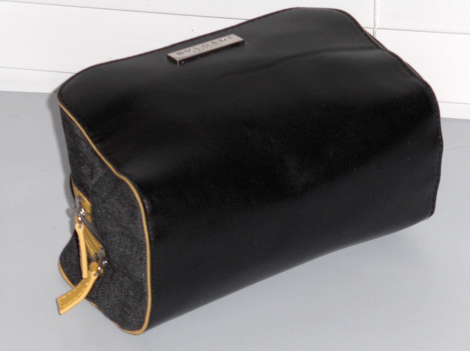 BVLGARI FRAGRANCES Unisex Zip Toiletry Shave Travel Kit Make up Bag, BLACK, New