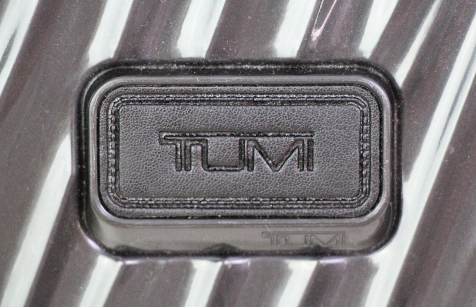 Tumi for DELTA BLACK PLASTIC HARD SHELL TOILETRY TRAVEL CASE with ACCESSORIES