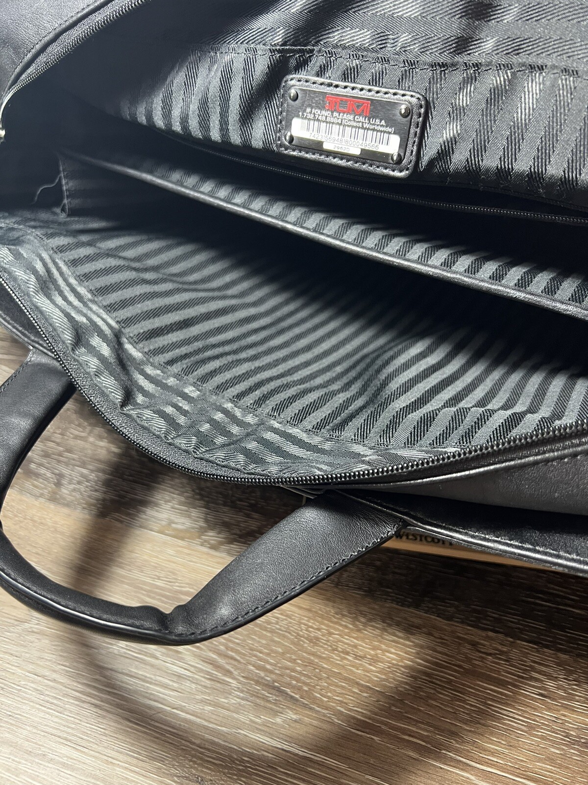 Tumi 2962D Black Leather Bag Briefcase Laptop Messenger Bag **See Description**