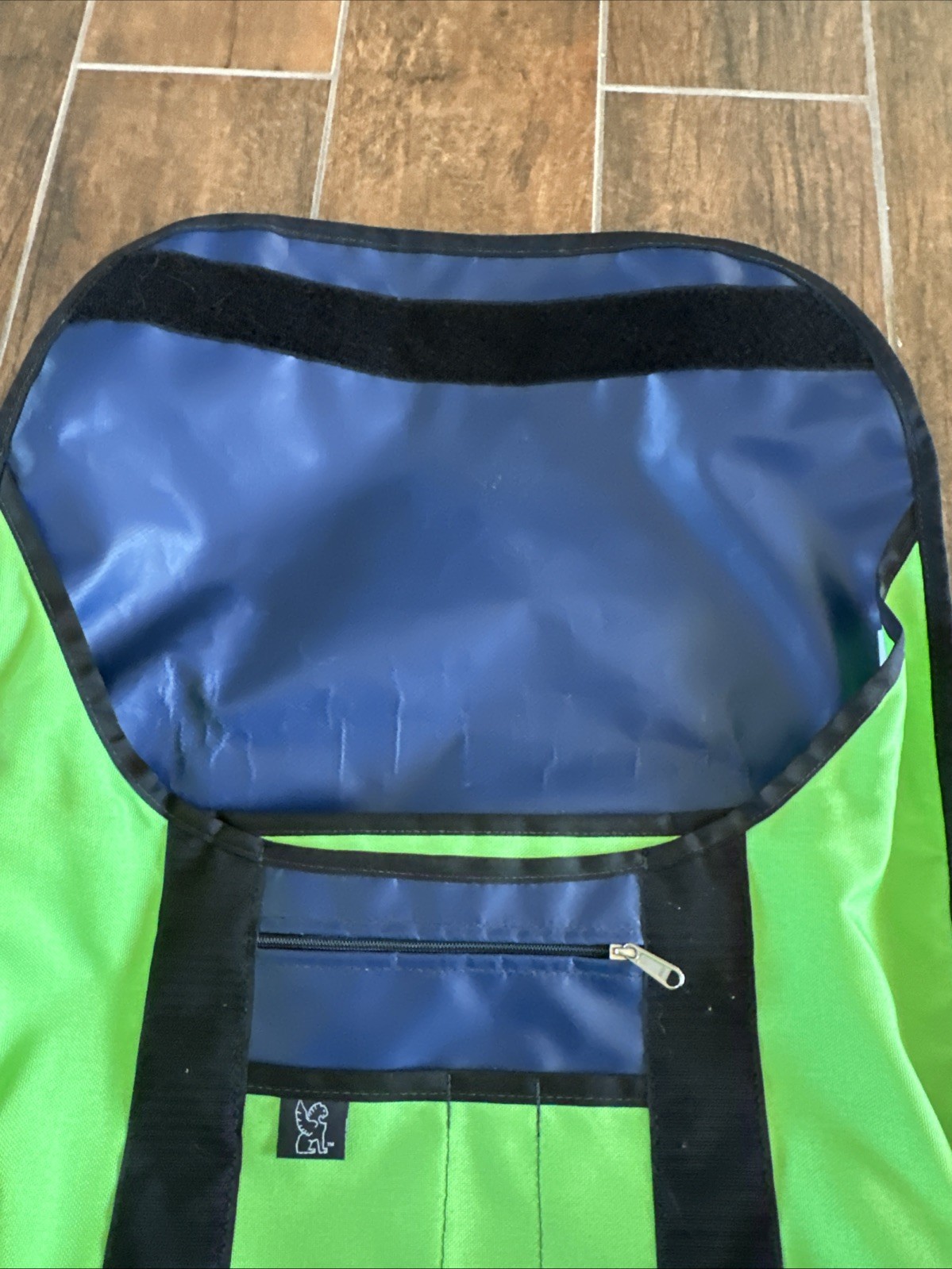 Chrome Industries Metropolis Messenger Bag – Neon Green/ Blue