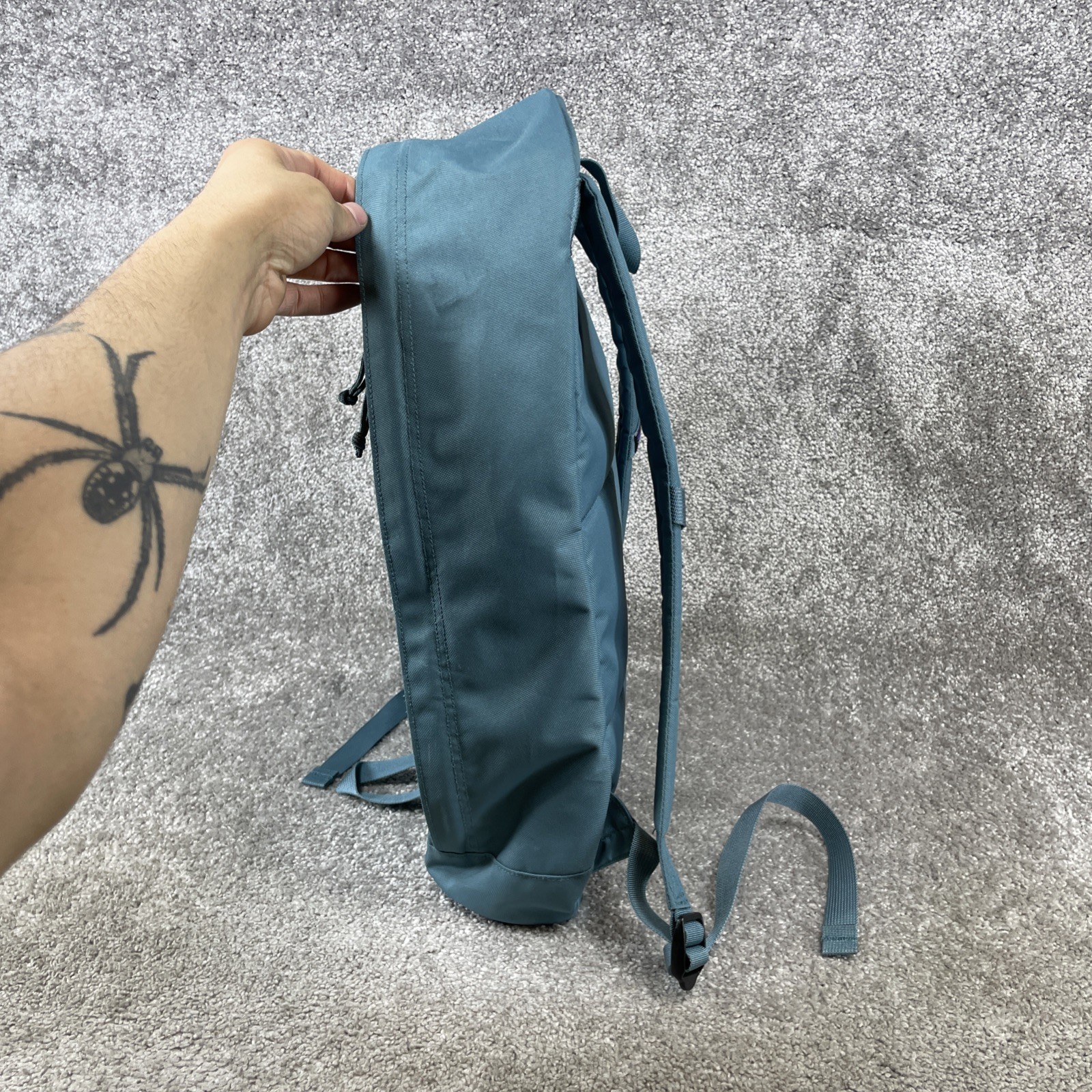 Patagonia Backpack Mens Arbor Daypack 20L Tasmanian Teal Outer Zipper Pockets