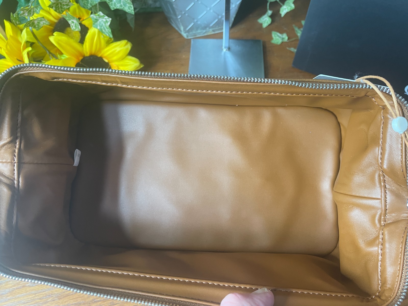 NWT QUINCE MEN’S ITALIAN LEATHER DUAL COMPARTMENT TOILETRY ZIP AROUND BAG