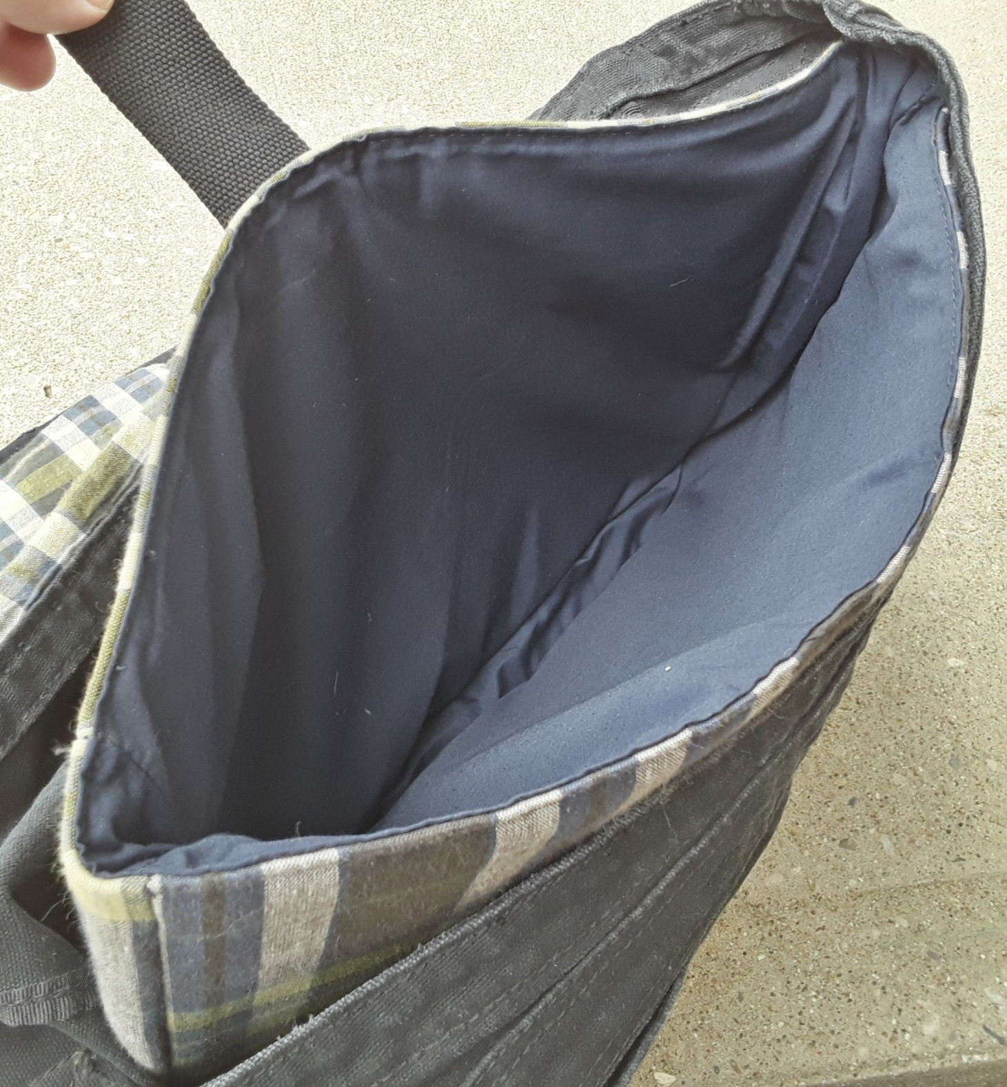 American Eagle Outfitters Y2K 90’s Canvas Messenger Bag Black Laptop Sleeve VTG