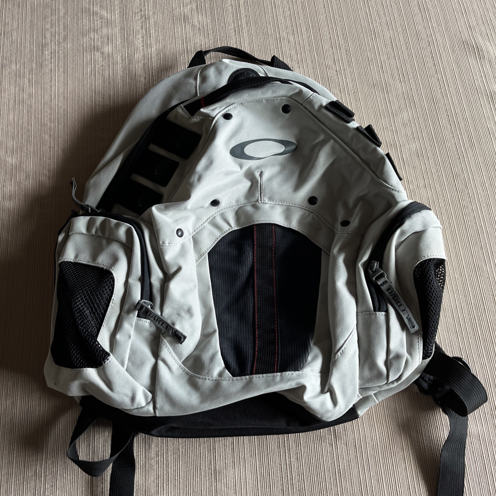 Oakley Planet Pack 2.0 Vintage Tactical Backpack Gray Black Red New No Tags